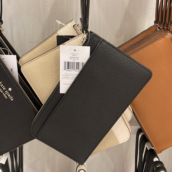 Kate Spade Medium Lucy L-Zip Wristlet Pebble Leather 
COLOR:
Black 
NWT - Picture 2 of 16